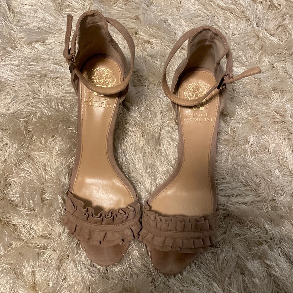 Vince Camuto Strappy tan heel sandals